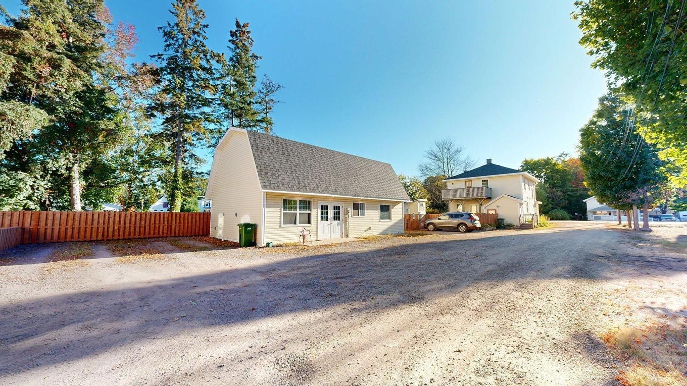 1518/1520 Bridge Street, Kingston, NS