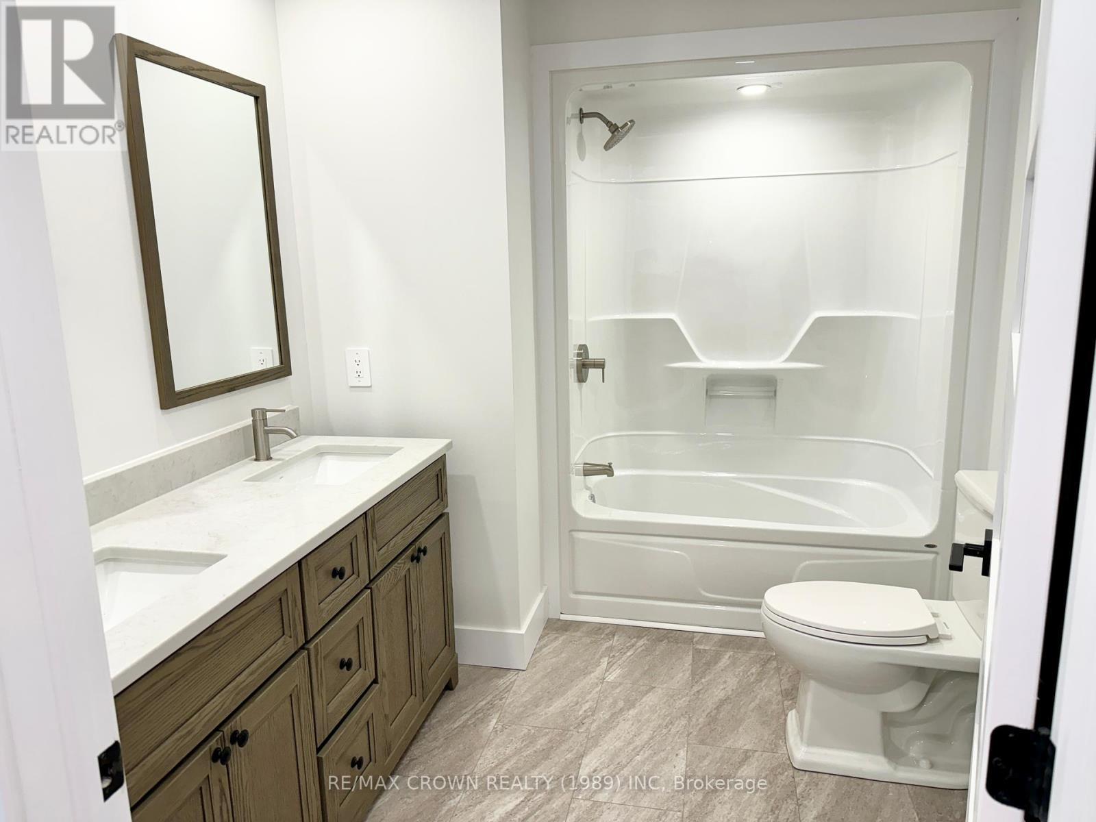 18 Golf Street, Kapuskasing, ON - Indoor Photo Showing Bathroom