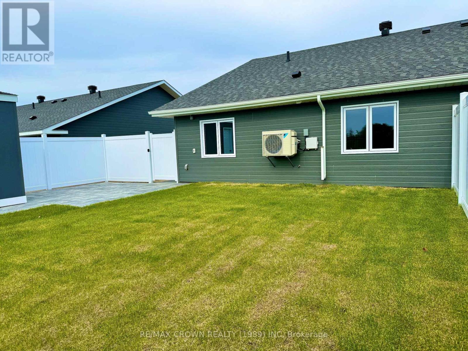 18 Golf Street, Kapuskasing, ON - Outdoor