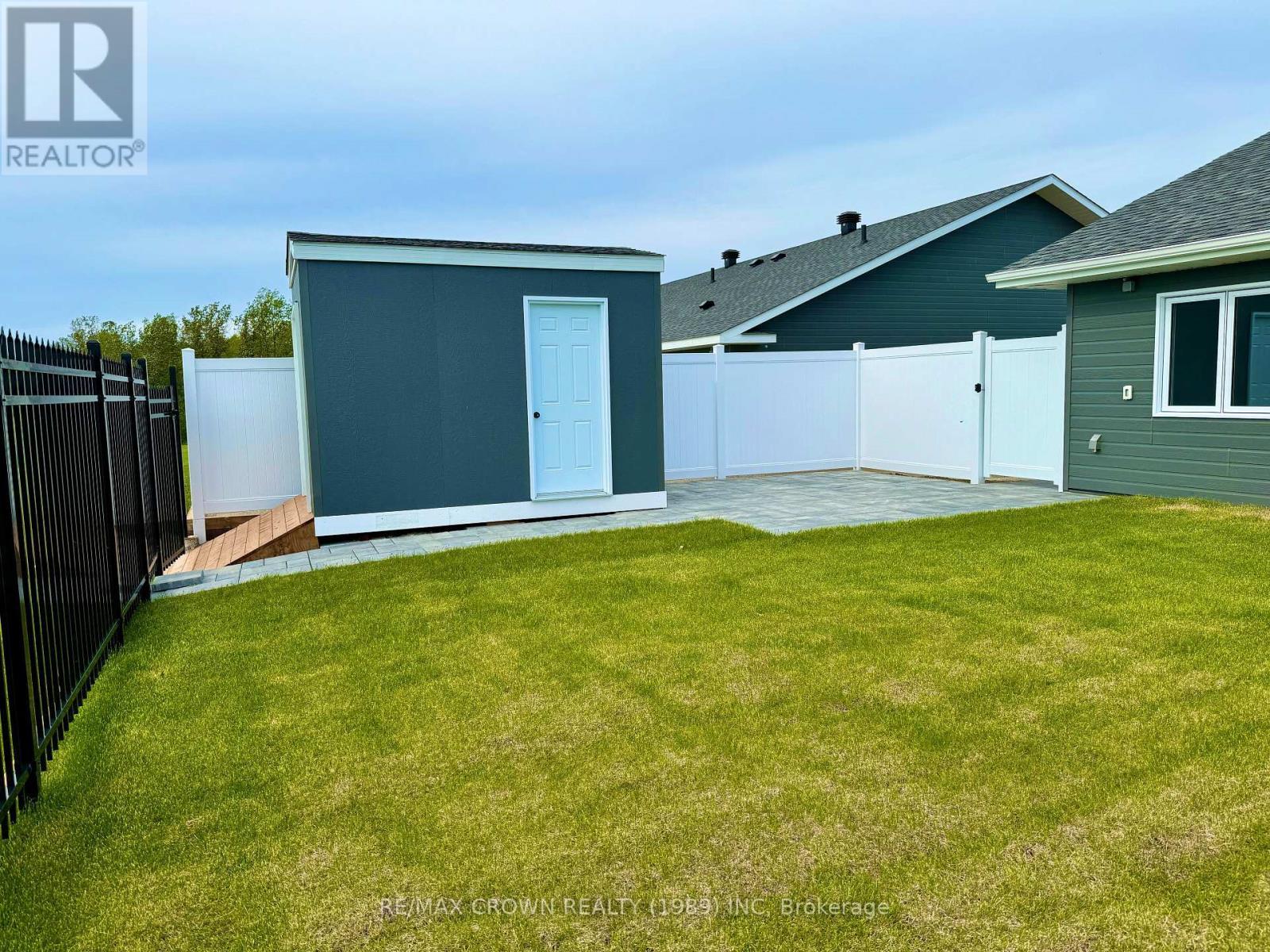 18 Golf Street, Kapuskasing, ON - Outdoor With Exterior