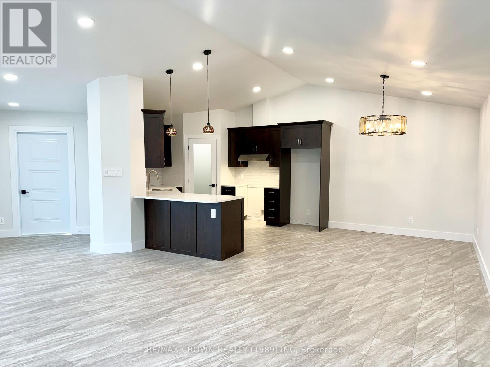 18 Golf Street, Kapuskasing, ON - Indoor Photo Showing Kitchen