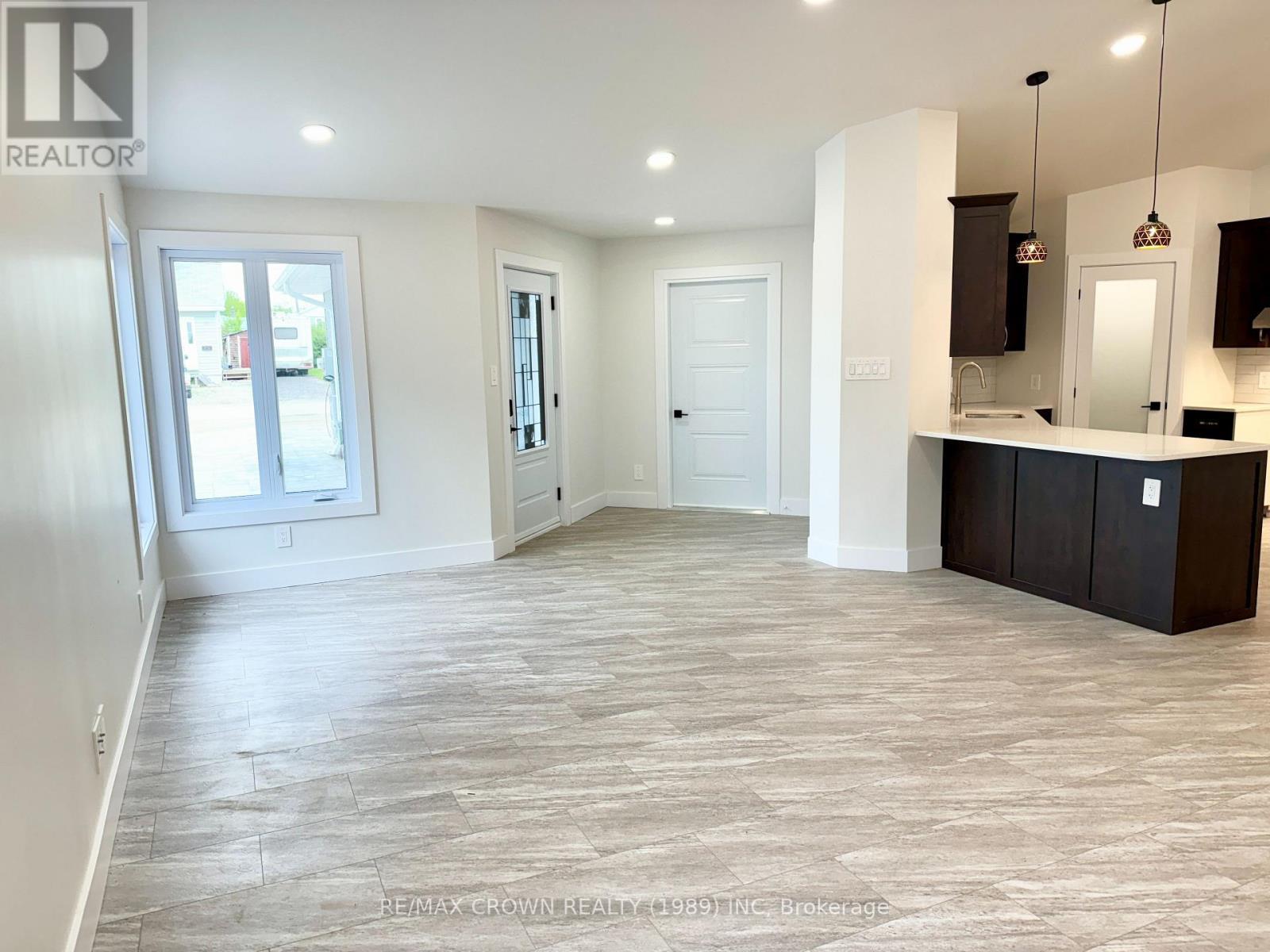 18 Golf Street, Kapuskasing, ON - Indoor Photo Showing Kitchen