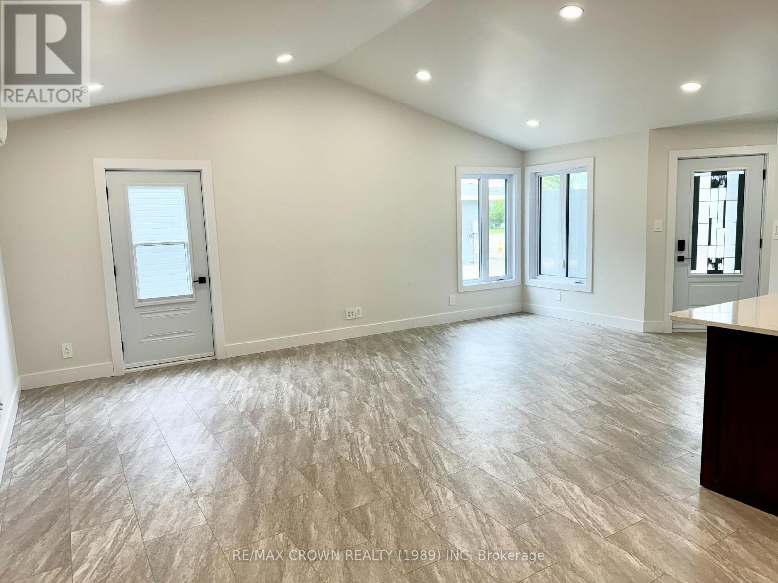 18 Golf Street, Kapuskasing, ON - Indoor Photo Showing Other Room