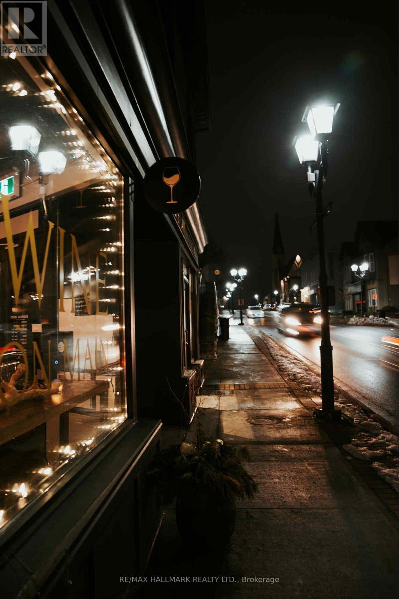 186 Main Street S, Newmarket, ON