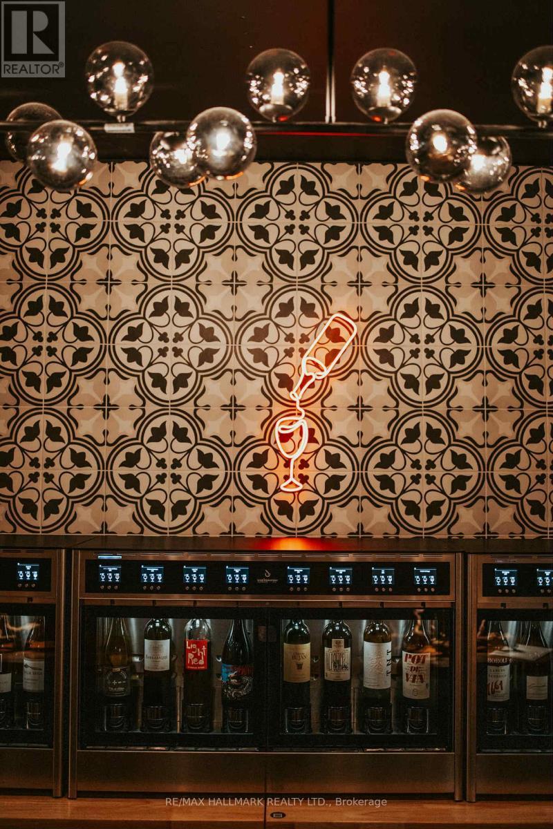 186 Main Street S, Newmarket, ON