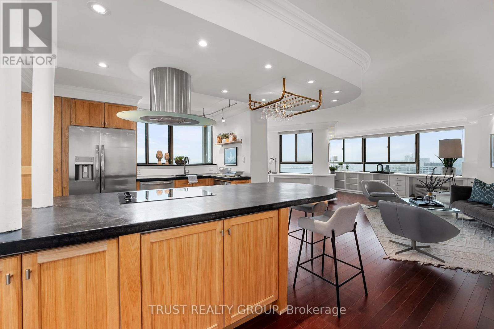 1201/02 - 270 Queens Quay W, Toronto, ON - Indoor Photo Showing Kitchen