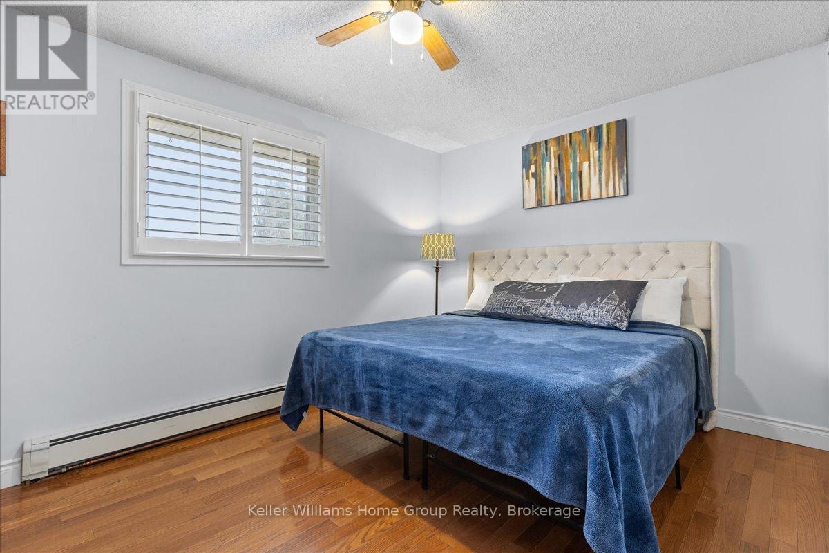 121012 Dufferin Road 5, East Garafraxa, ON - Indoor Photo Showing Bedroom