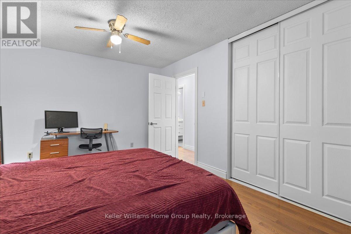 121012 Dufferin Road 5, East Garafraxa, ON - Indoor Photo Showing Bedroom