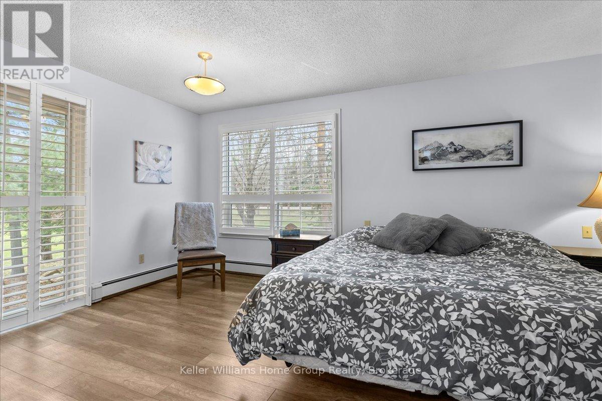 121012 Dufferin Road 5, East Garafraxa, ON - Indoor Photo Showing Bedroom