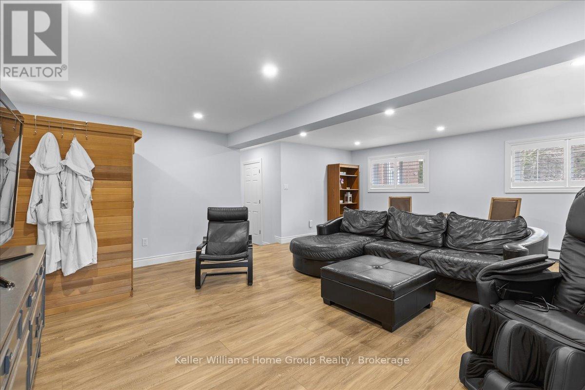 121012 Dufferin Road 5, East Garafraxa, ON - Indoor Photo Showing Other Room