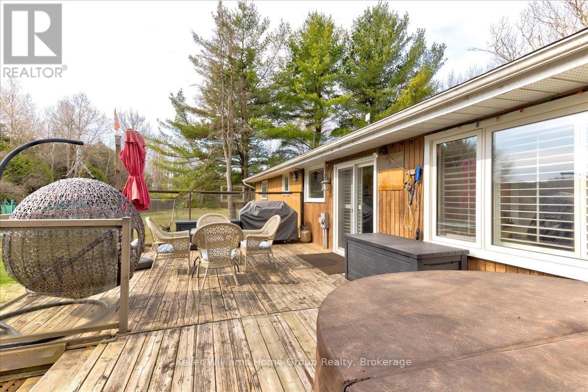 121012 Dufferin Road 5, East Garafraxa, ON - Outdoor With Deck Patio Veranda