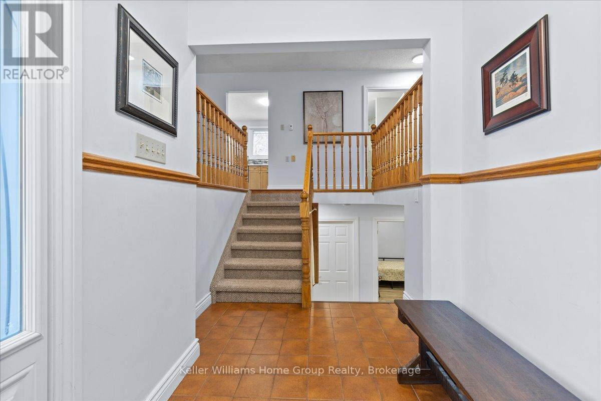 121012 Dufferin Road 5, East Garafraxa, ON - Indoor Photo Showing Other Room