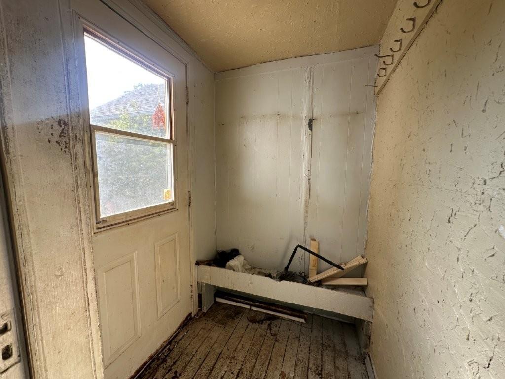 92 Windemere Ave S, Thunder Bay, ON - Indoor Photo Showing Other Room