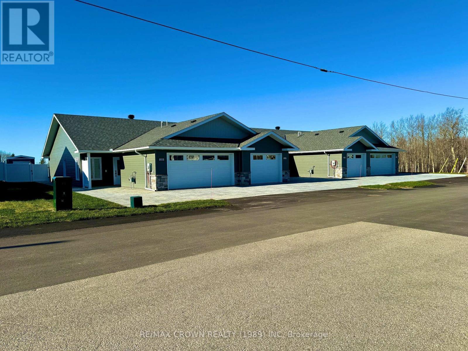 22 Golf Street, Kapuskasing, ON - Outdoor