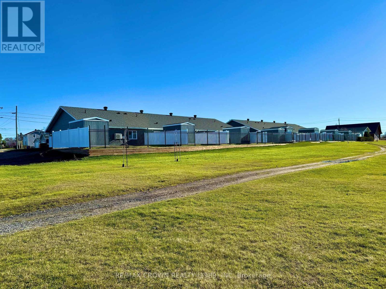 22 Golf Street, Kapuskasing, ON - Outdoor