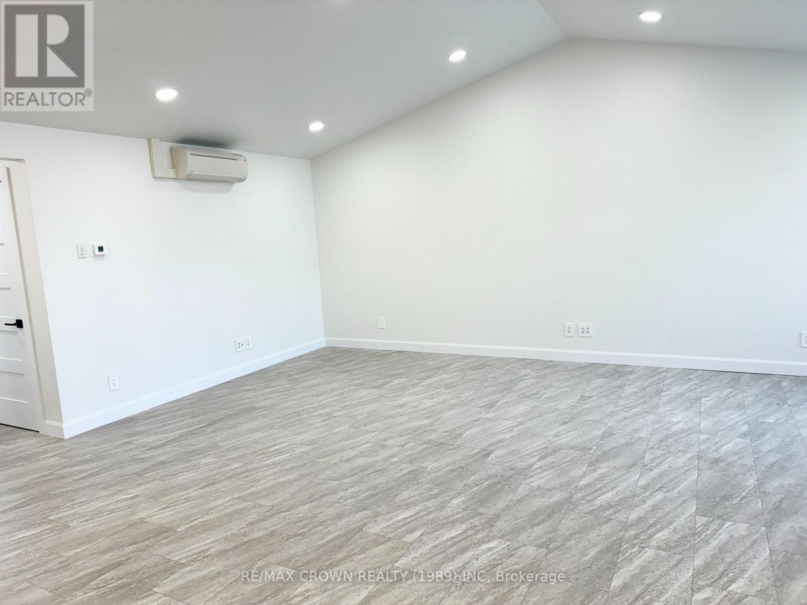 22 Golf Street, Kapuskasing, ON - Indoor Photo Showing Other Room