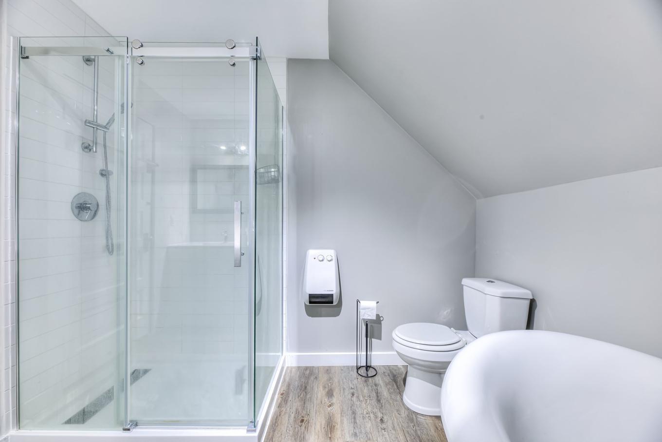 Chambre à coucher - 2085 Ch. De Georgeville, Magog, QC - Indoor Photo Showing Bathroom