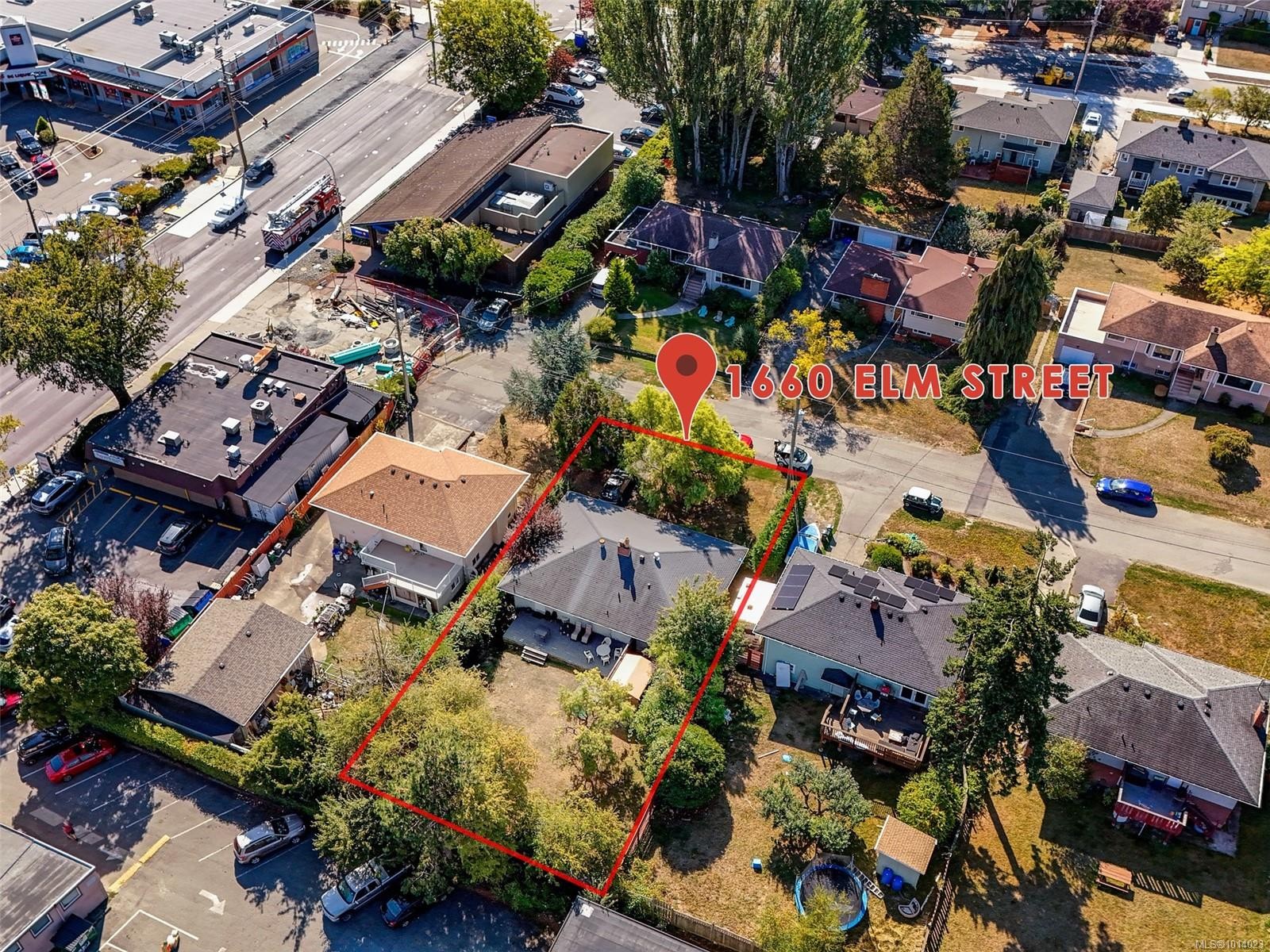 1660 Elm St, Saanich, BC