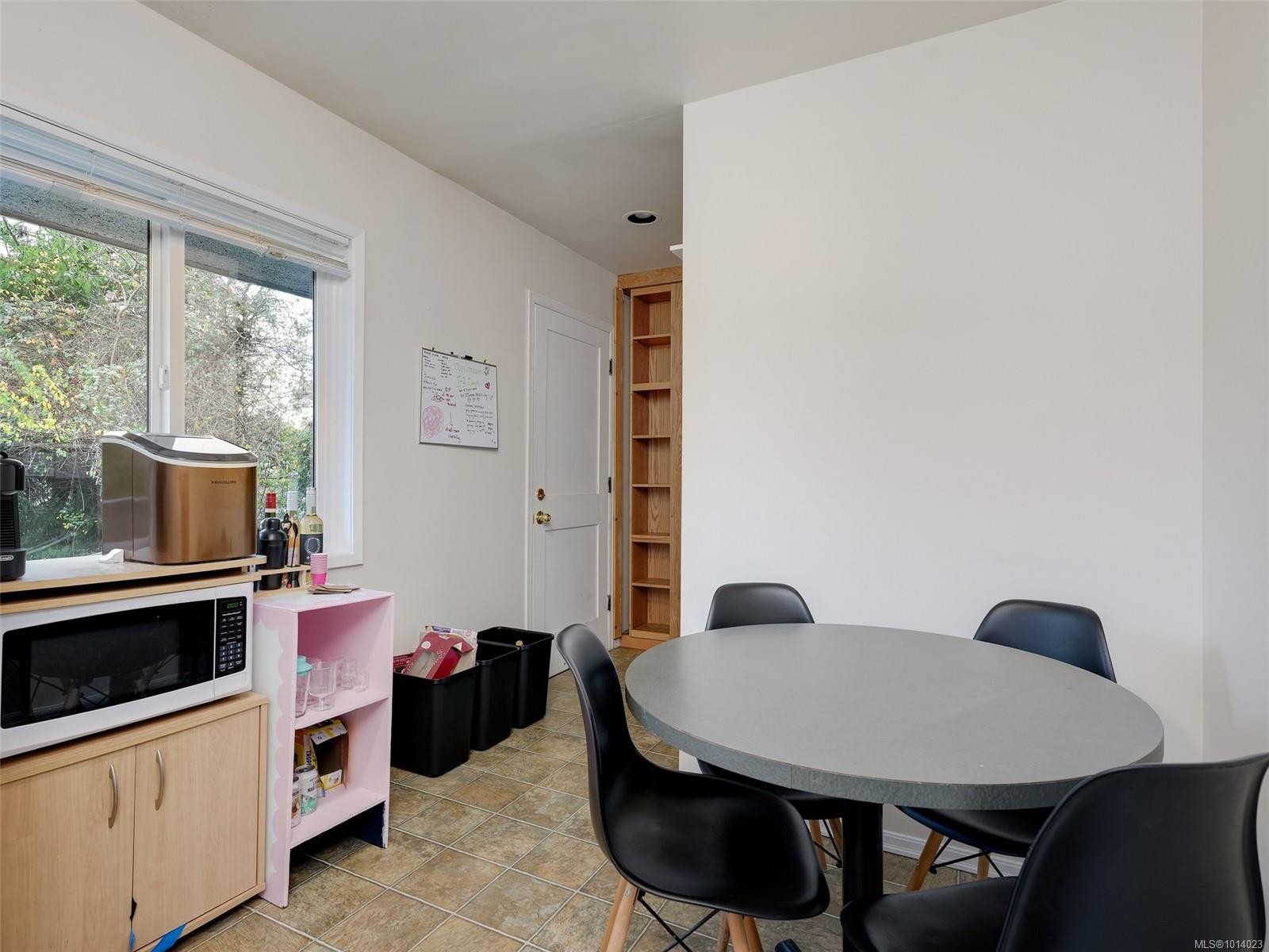 1660 Elm St, Saanich, BC