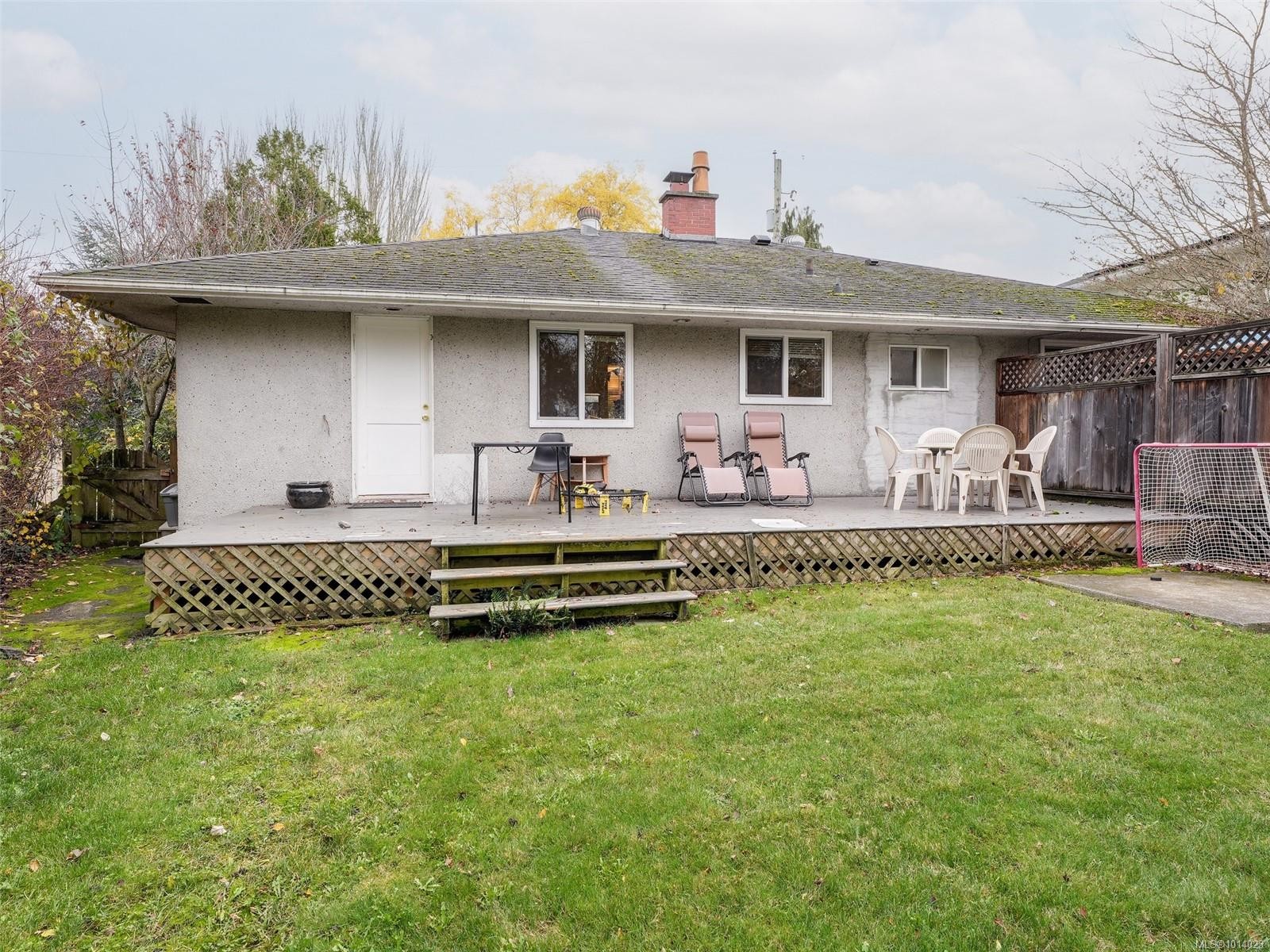 1660 Elm St, Saanich, BC