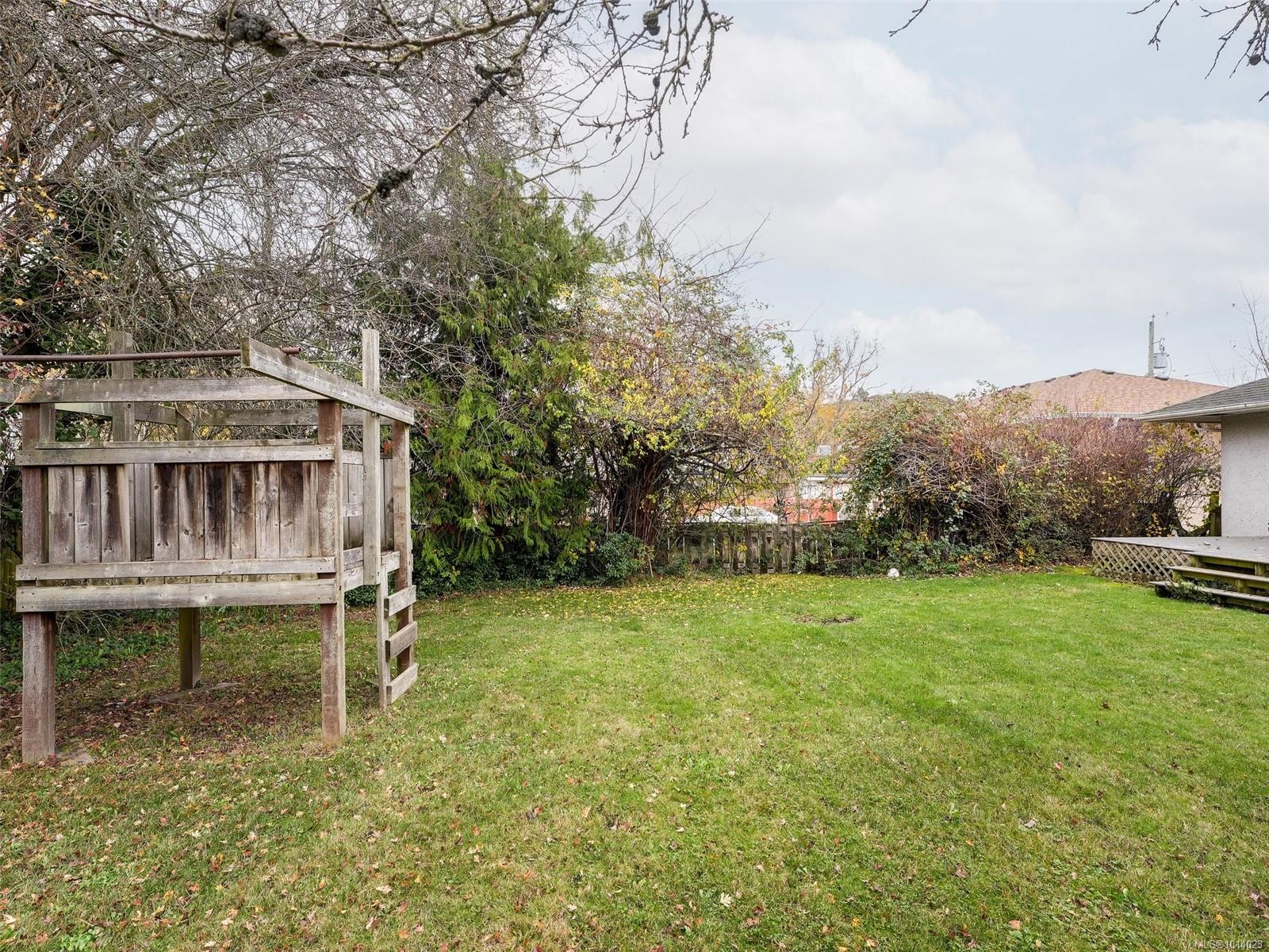 1660 Elm St, Saanich, BC