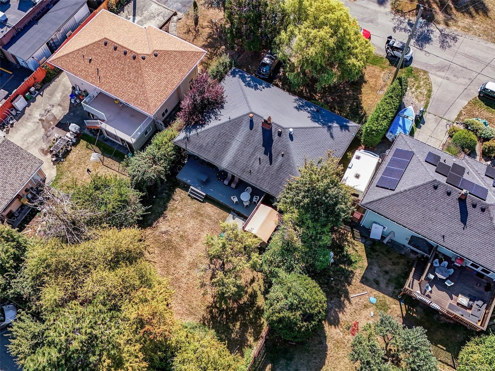 1660 Elm St, Saanich, BC