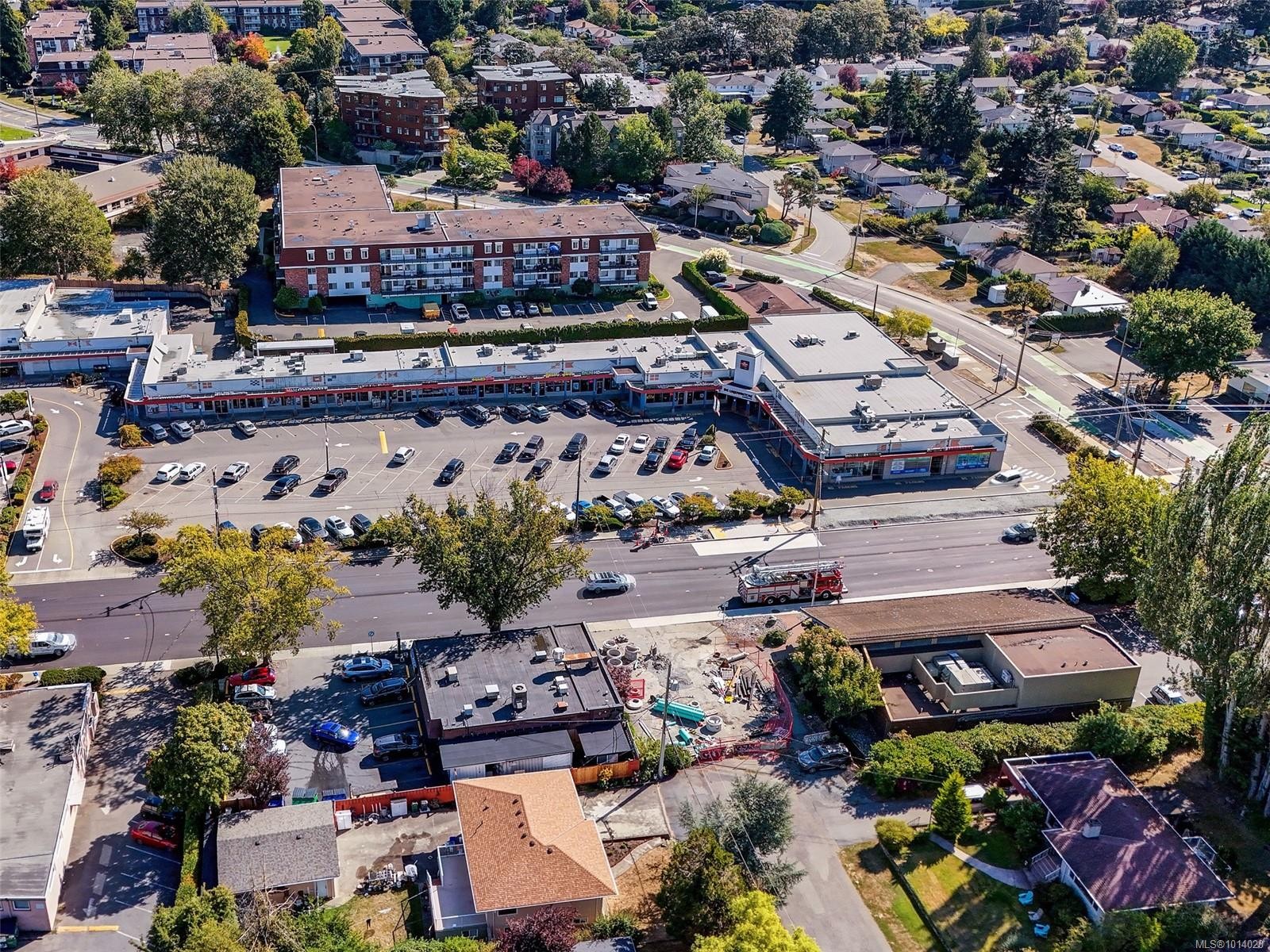 1660 Elm St, Saanich, BC