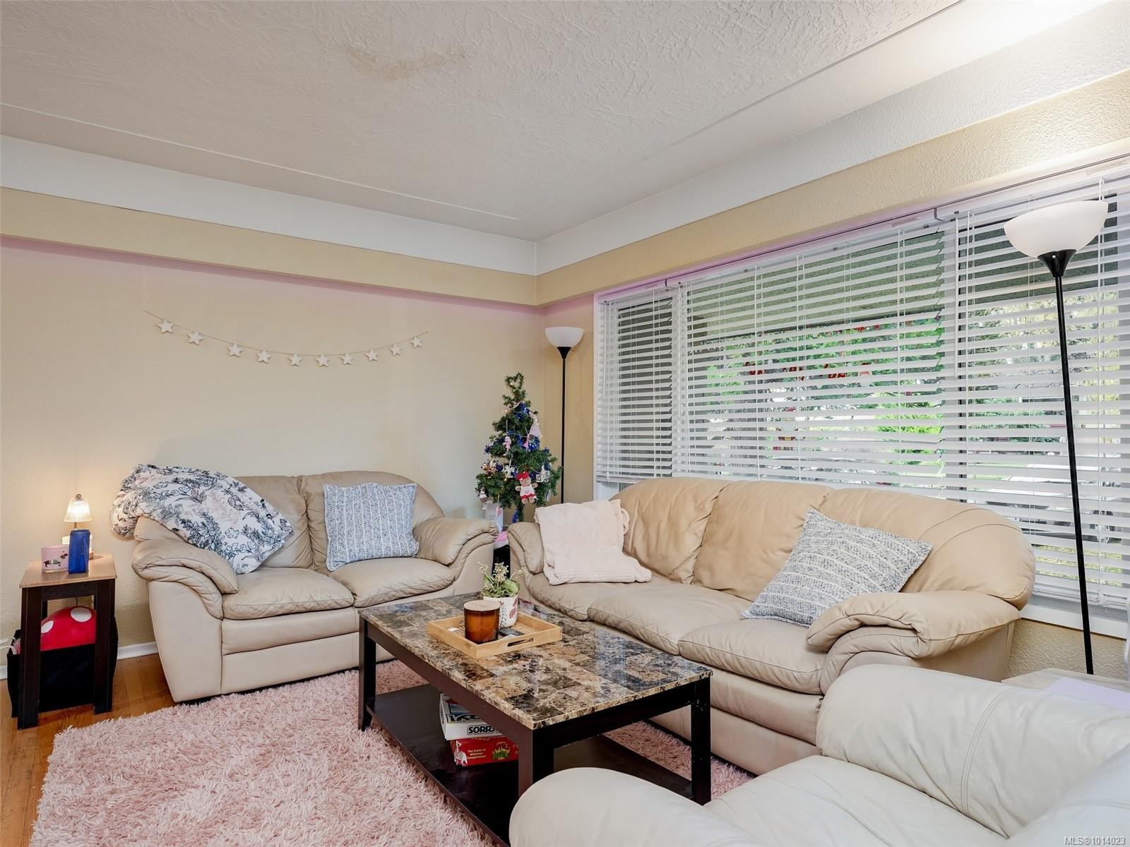 1660 Elm St, Saanich, BC