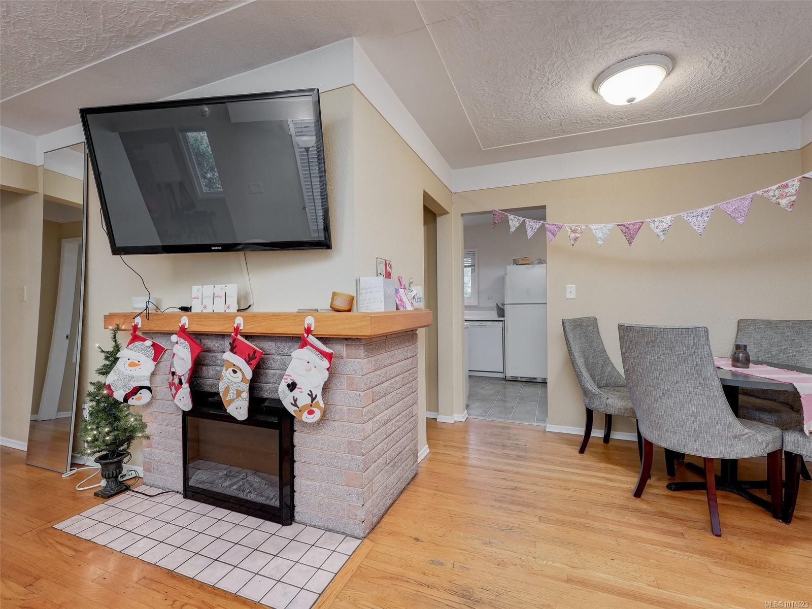 1660 Elm St, Saanich, BC