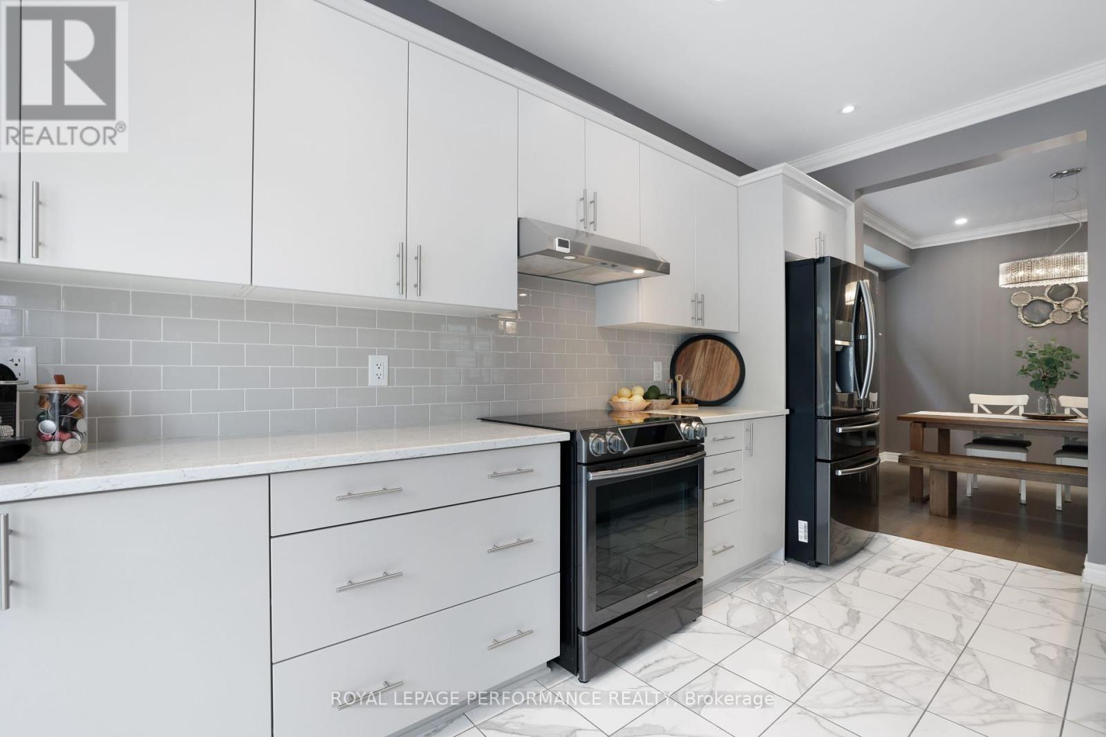 266 Shinleaf Crescent, Ottawa, ON - Indoor Photo Showing Kitchen With Upgraded Kitchen