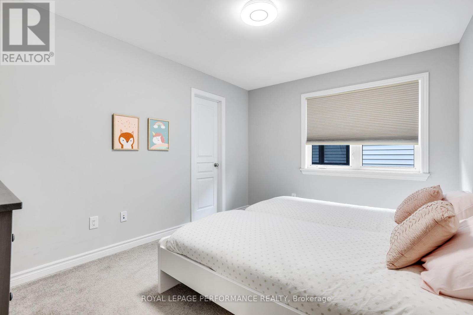 266 Shinleaf Crescent, Ottawa, ON - Indoor Photo Showing Bedroom