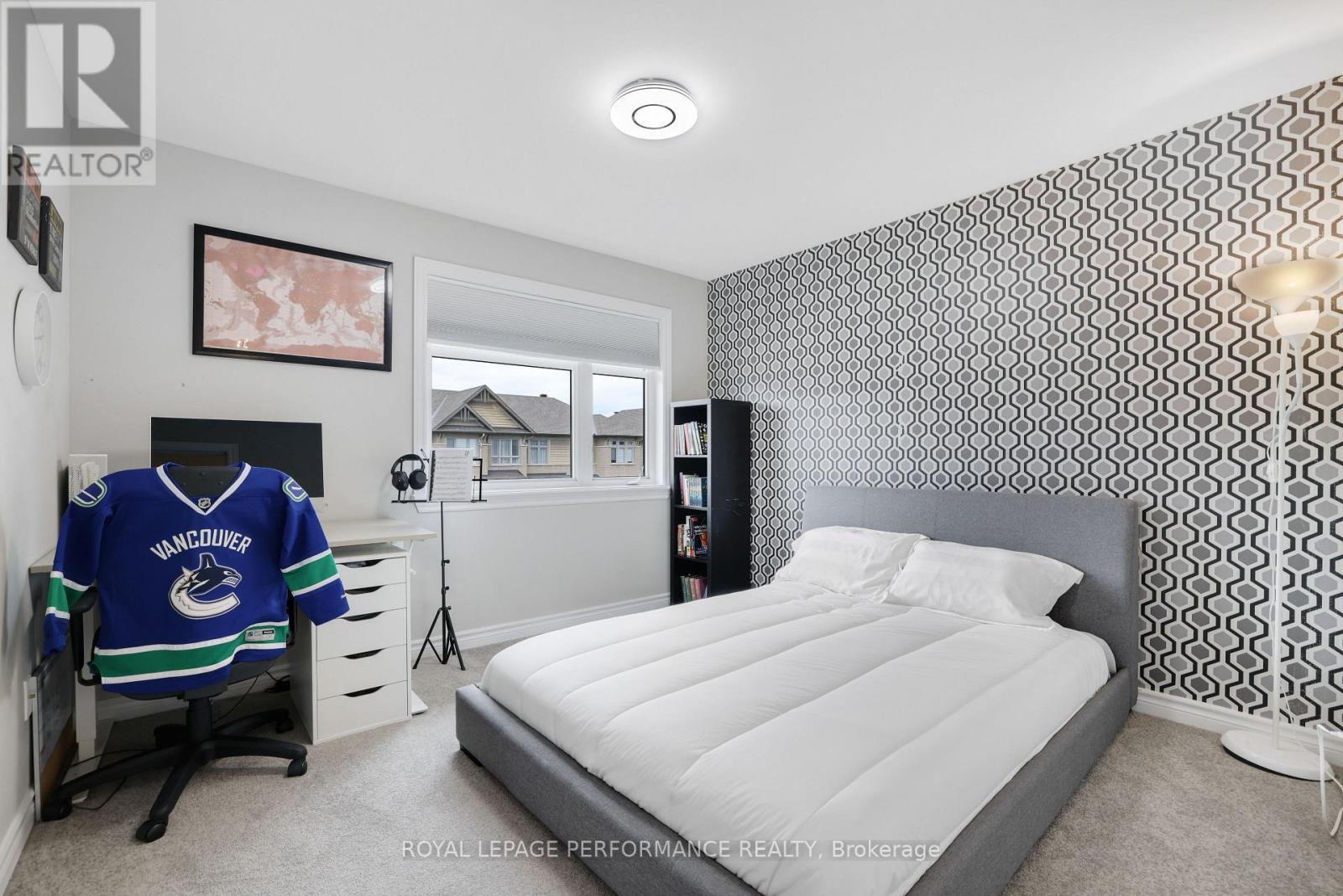 266 Shinleaf Crescent, Ottawa, ON - Indoor Photo Showing Bedroom