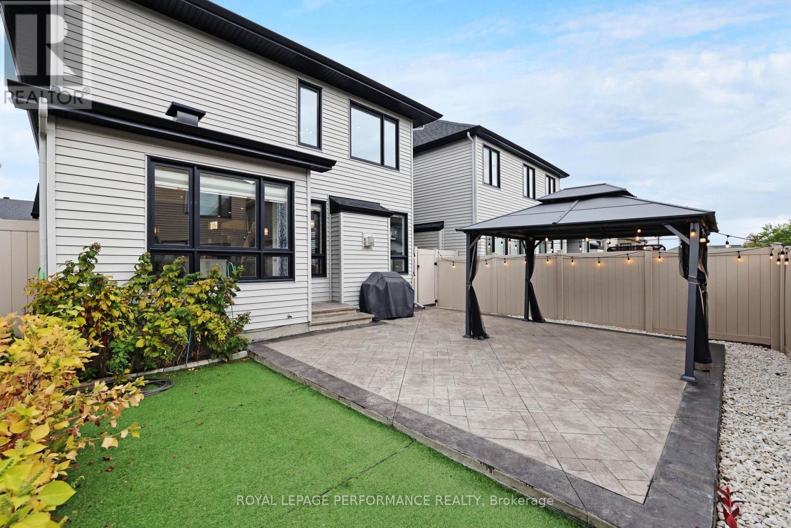 266 Shinleaf Crescent, Ottawa, ON - Outdoor