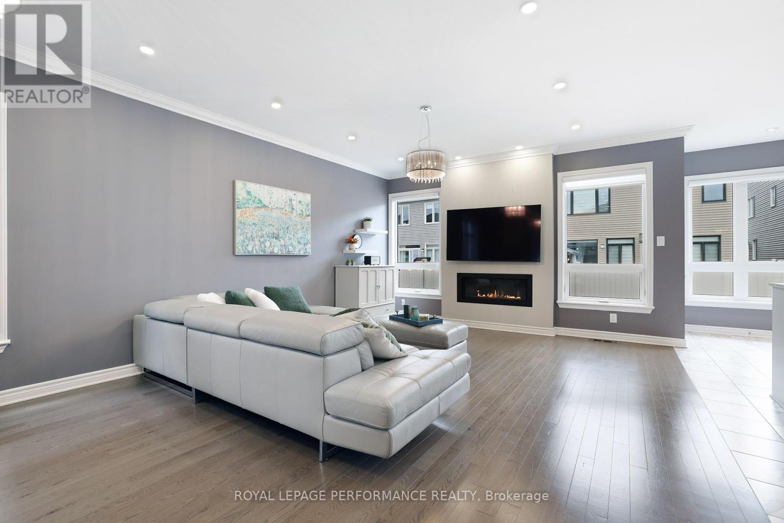 266 Shinleaf Crescent, Ottawa, ON - Indoor Photo Showing Living Room With Fireplace