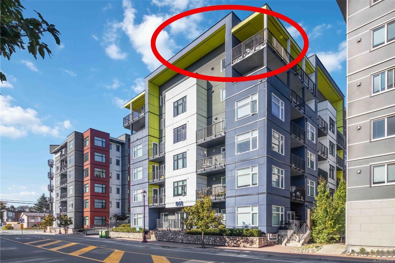 602-868 Orono Ave, Langford, BC - Outdoor With Facade