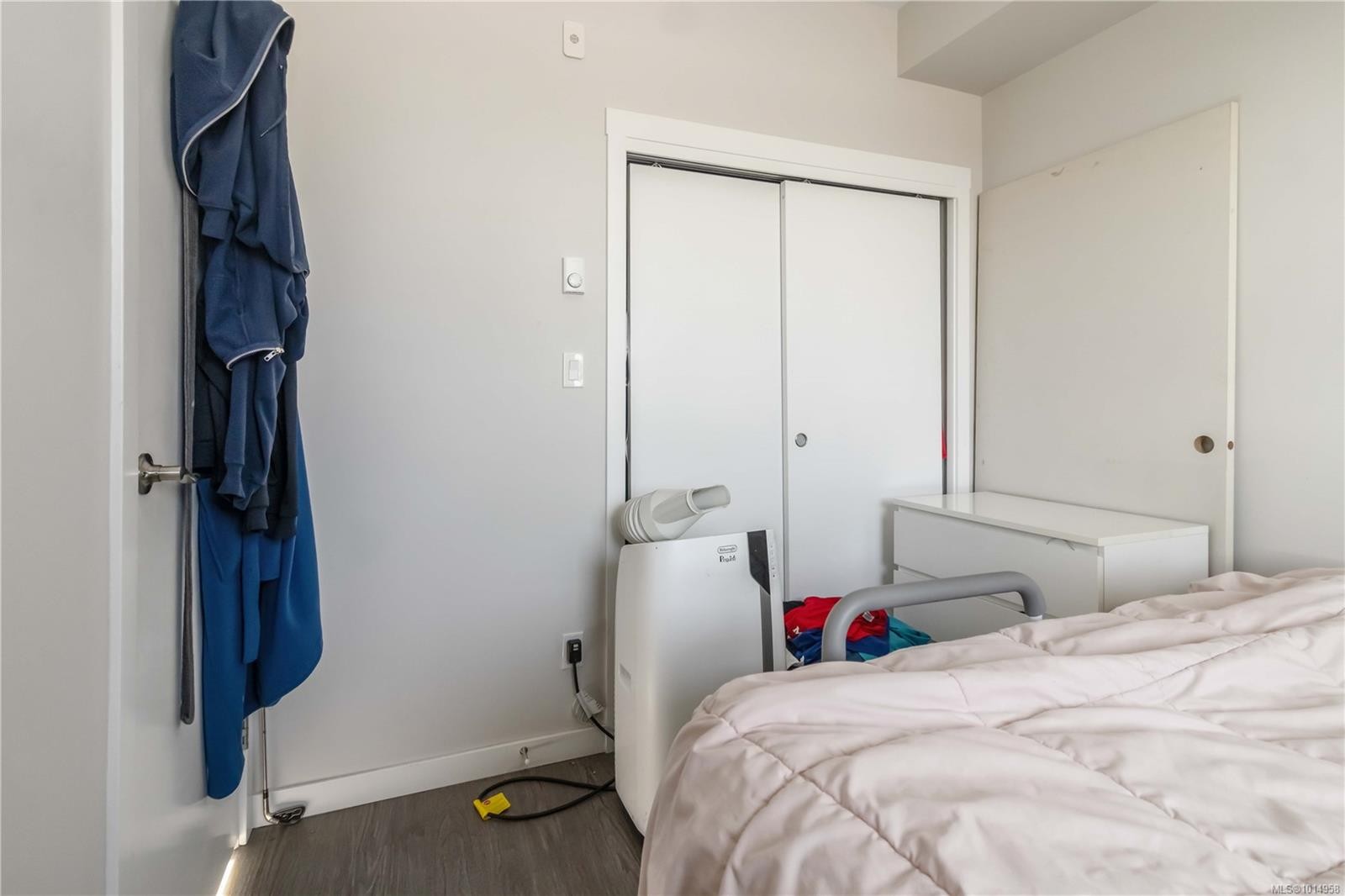 602-868 Orono Ave, Langford, BC - Indoor Photo Showing Bedroom