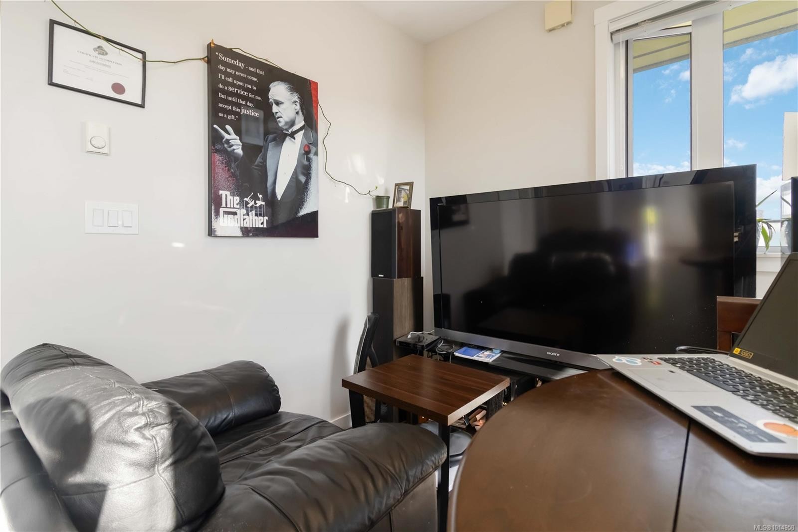 602-868 Orono Ave, Langford, BC - Indoor Photo Showing Living Room