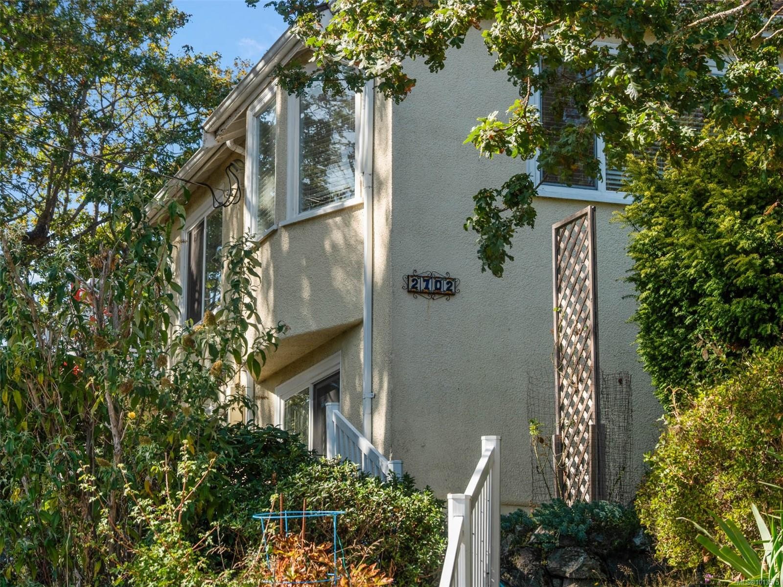 2702 Roseberry Ave, Victoria, BC