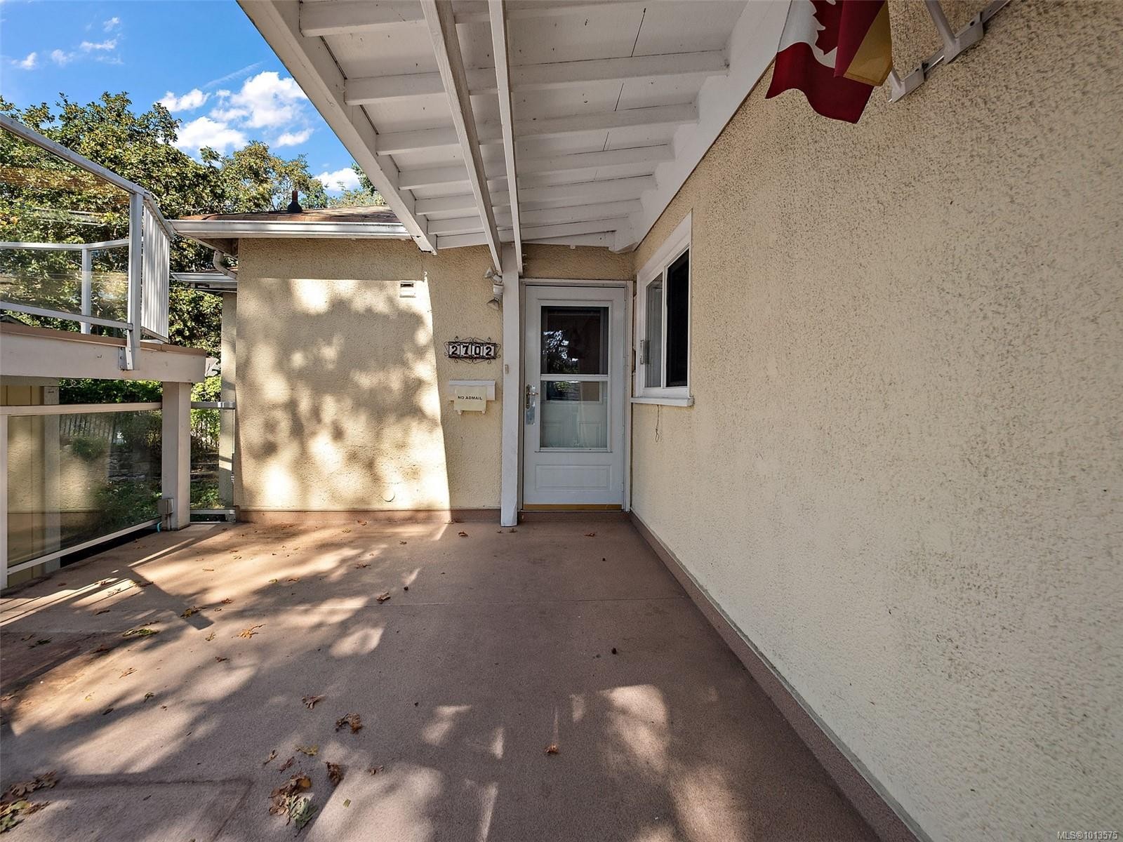 2702 Roseberry Ave, Victoria, BC