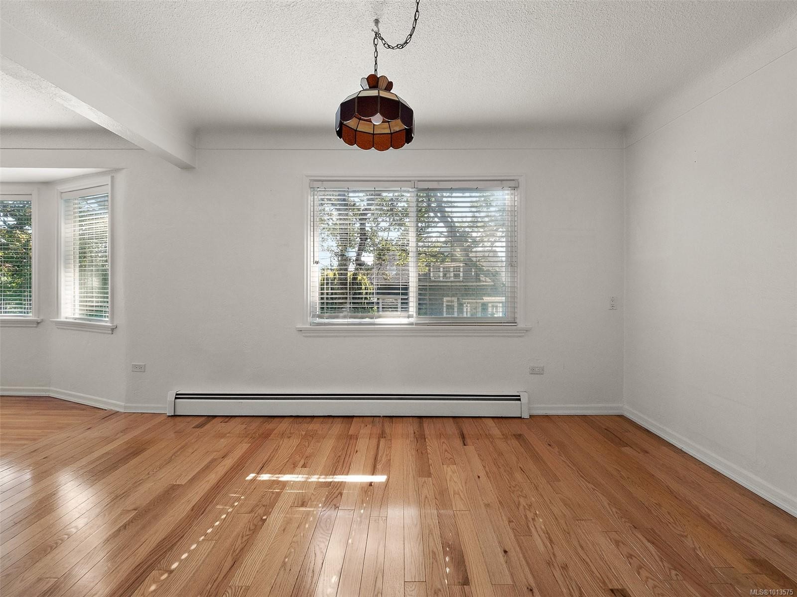 2702 Roseberry Ave, Victoria, BC