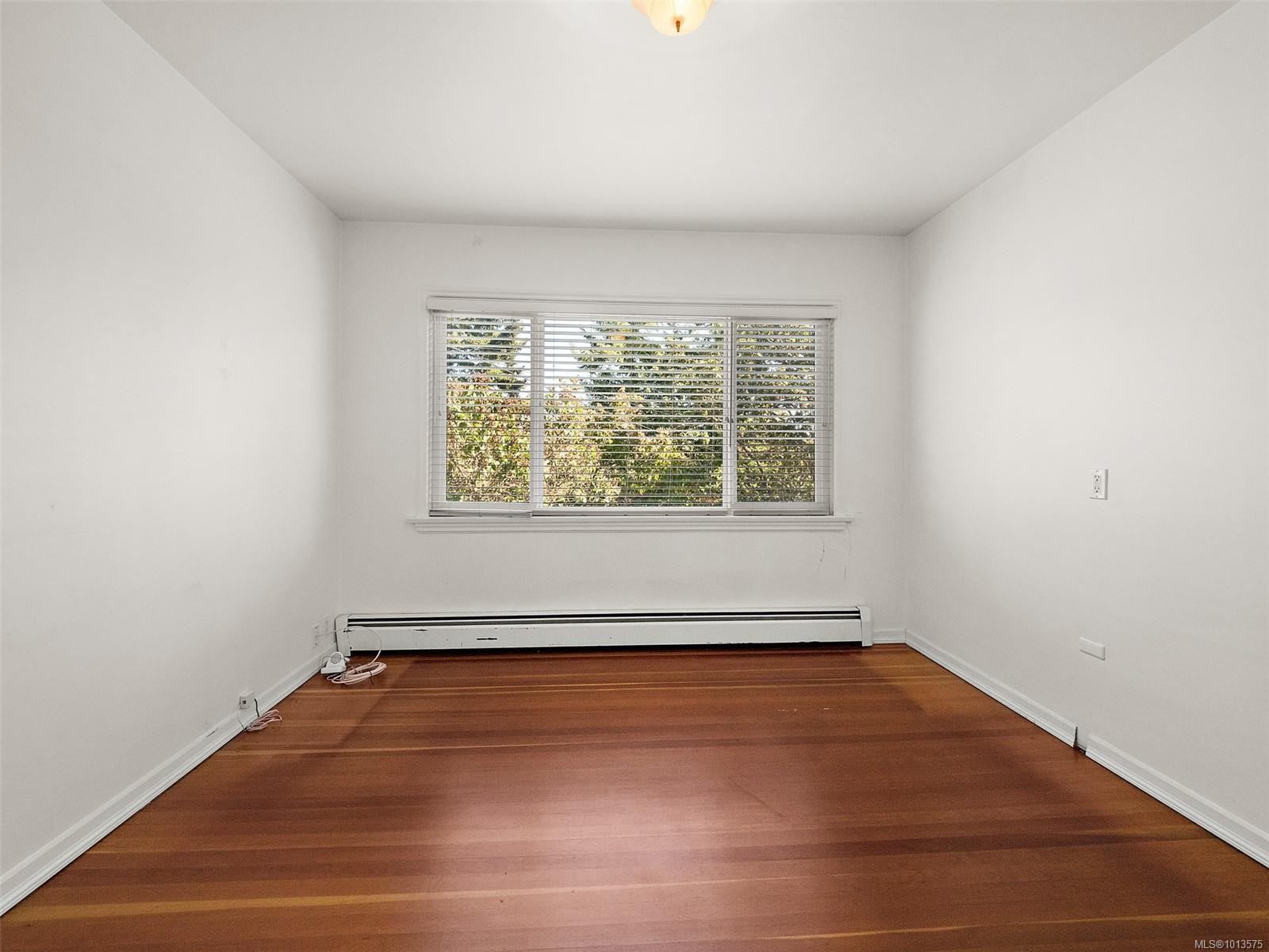 2702 Roseberry Ave, Victoria, BC