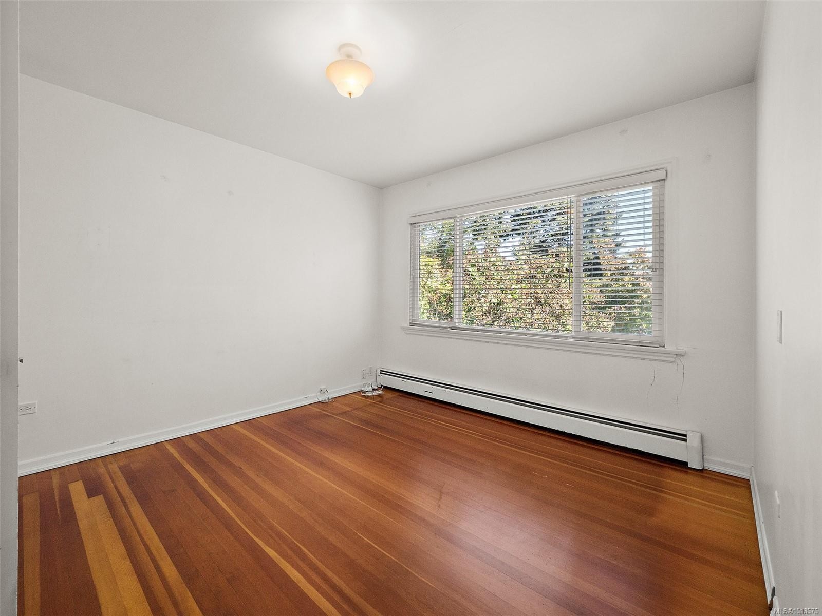 2702 Roseberry Ave, Victoria, BC