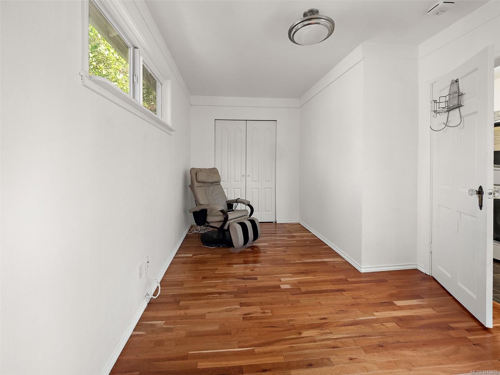 2702 Roseberry Ave, Victoria, BC