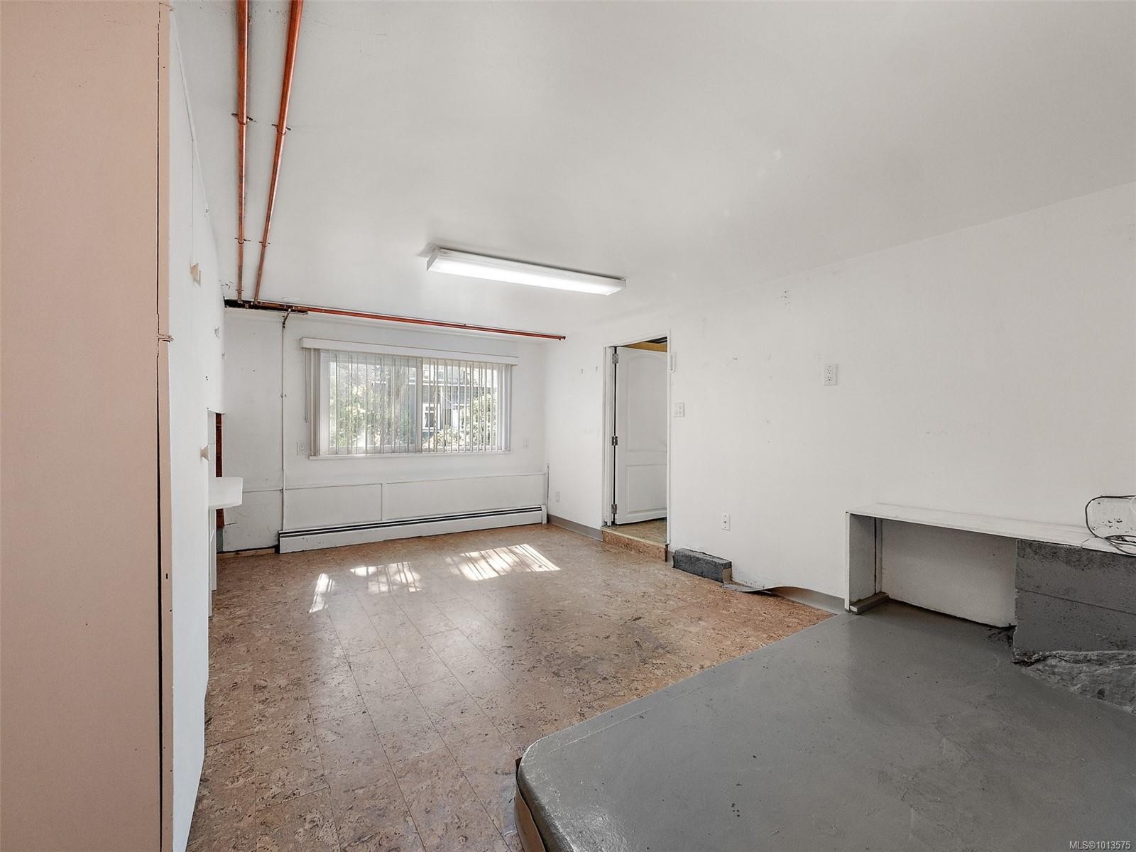 2702 Roseberry Ave, Victoria, BC