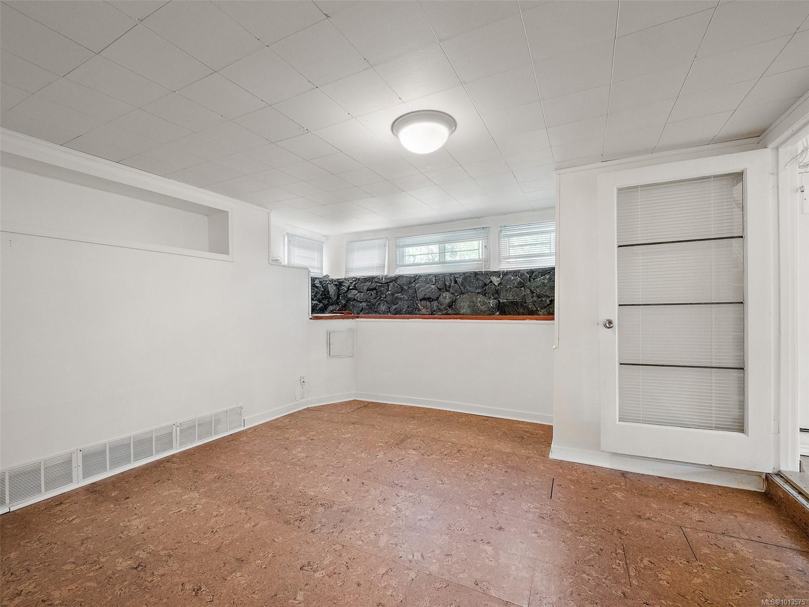 2702 Roseberry Ave, Victoria, BC