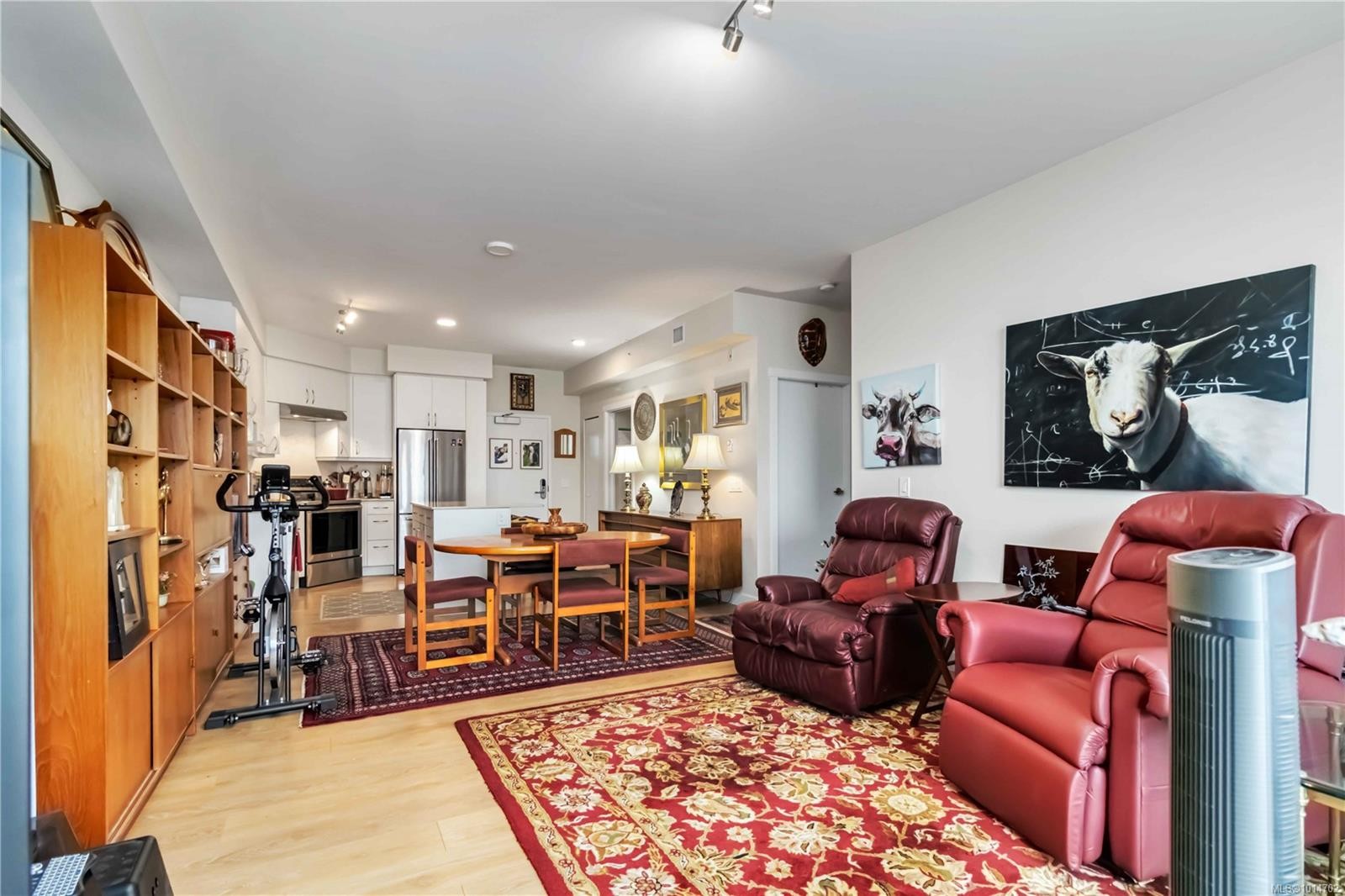 203-6609 Goodmere Rd, Sooke, BC - Indoor Photo Showing Other Room