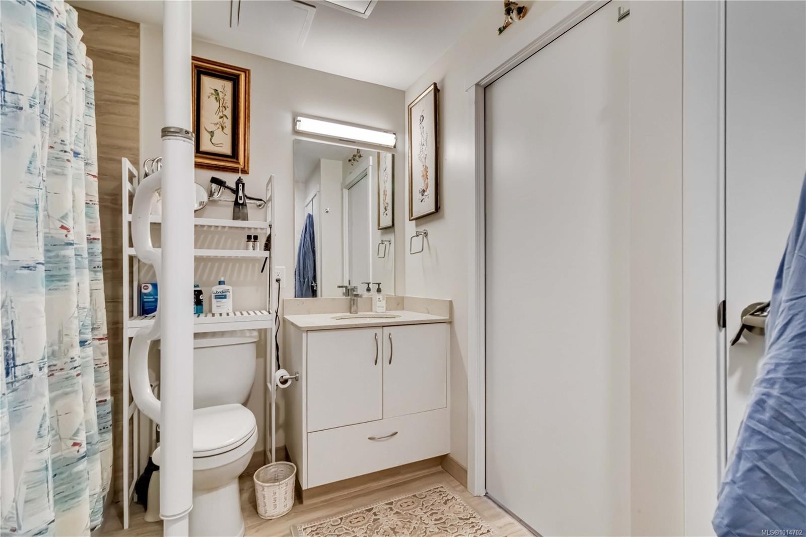 203-6609 Goodmere Rd, Sooke, BC - Indoor Photo Showing Bathroom