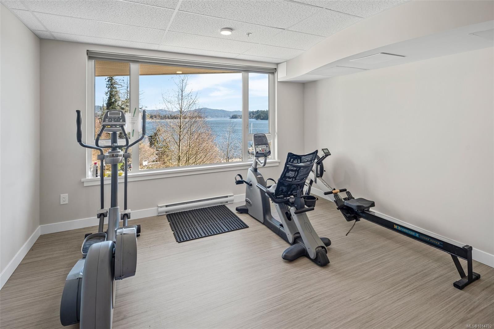 203-6609 Goodmere Rd, Sooke, BC - Indoor Photo Showing Gym Room