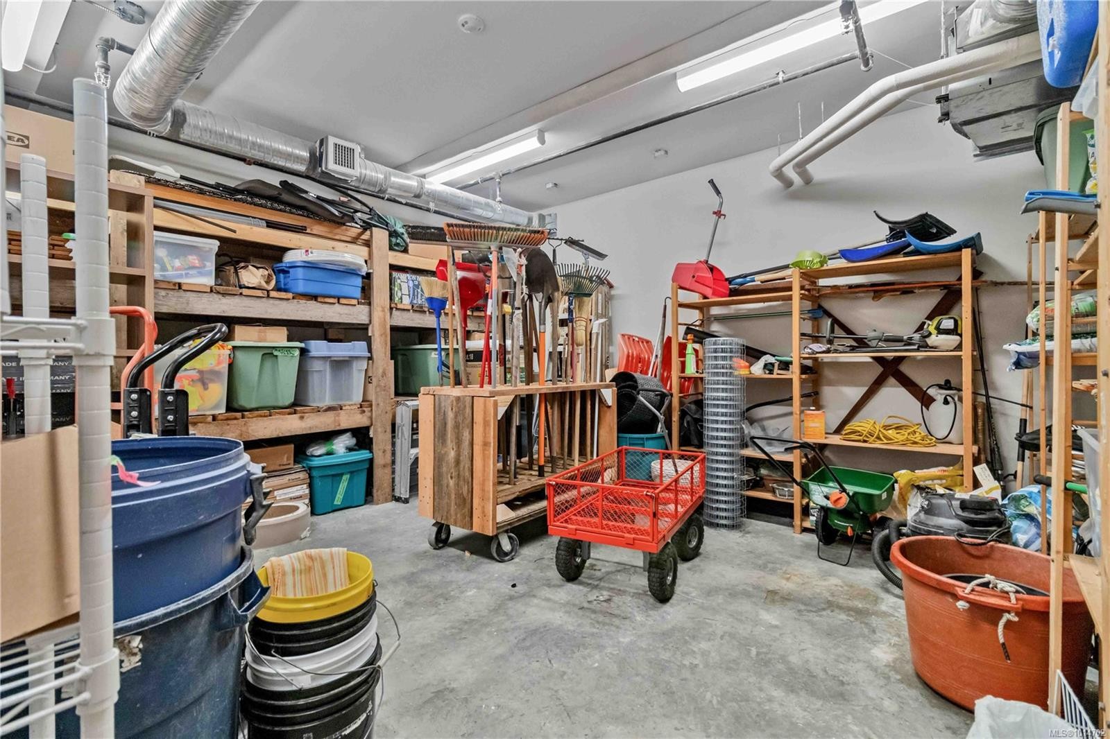 203-6609 Goodmere Rd, Sooke, BC - Indoor