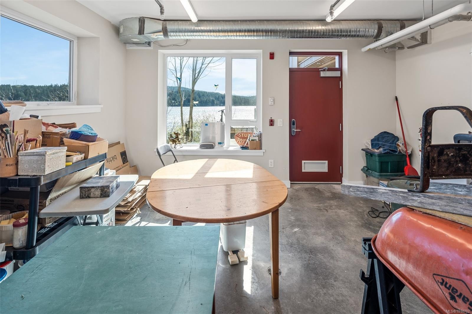 203-6609 Goodmere Rd, Sooke, BC - Indoor